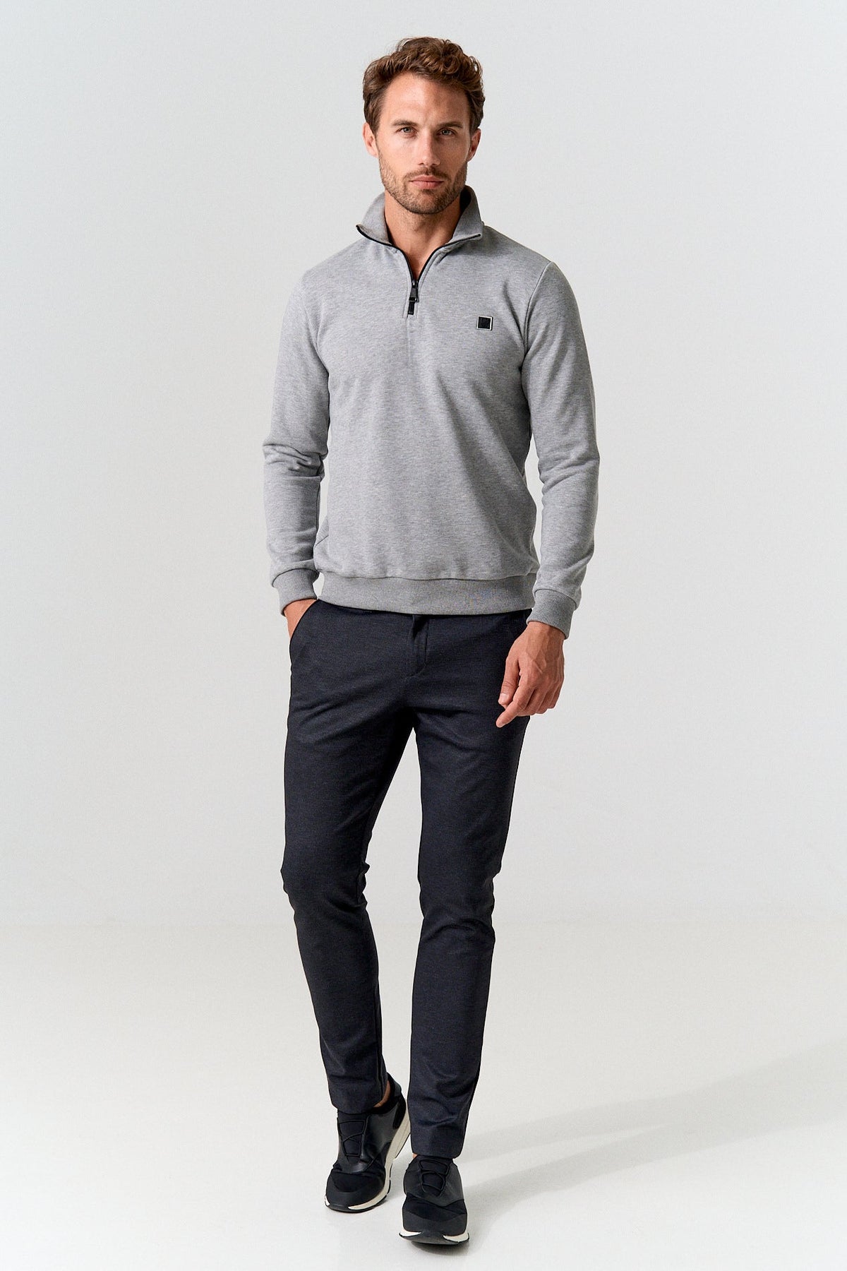 Sudadera hombre cuello cremallera gris