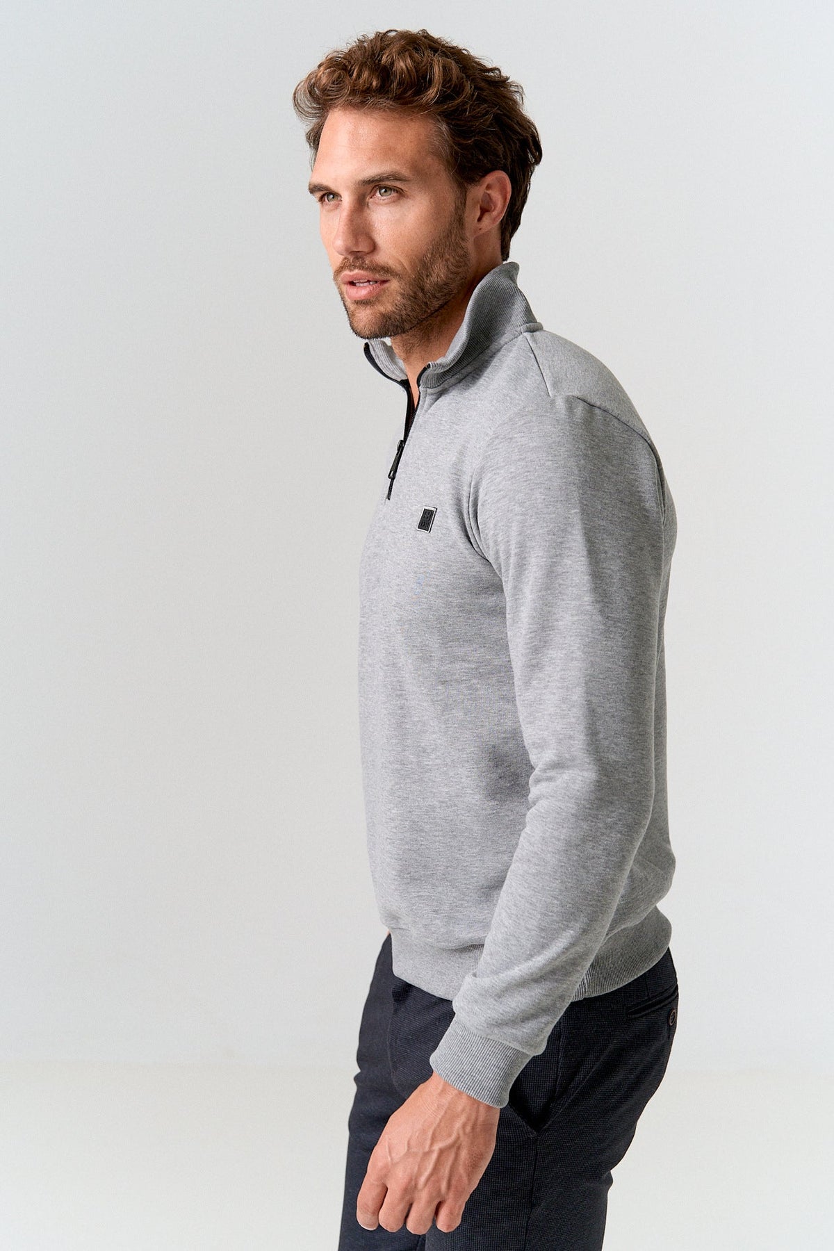 Sudadera hombre cuello cremallera gris