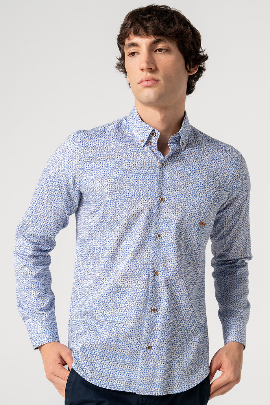 Camisa slim fit hombre estampado cachemir azul