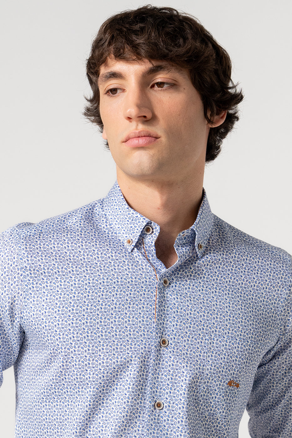 Camisa slim fit hombre estampado cachemir azul