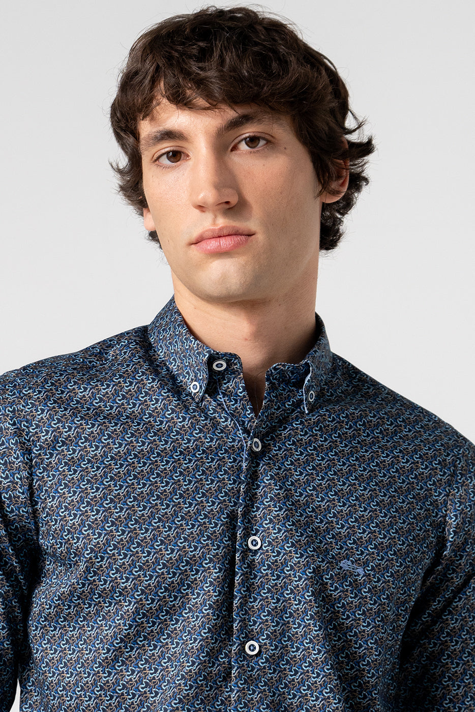 Camisa hombre estampado marino