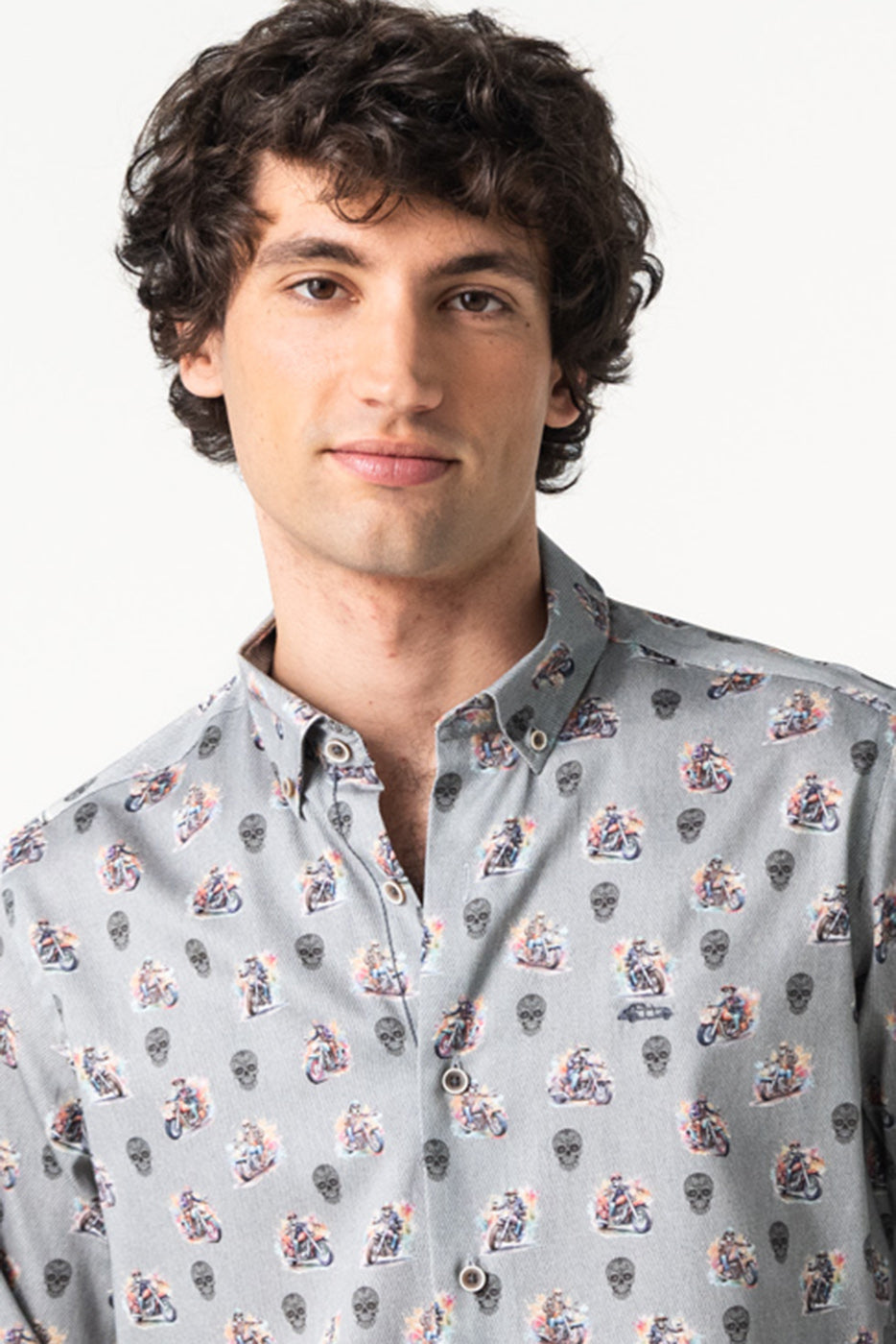 Camisa hombre slim fit estampado calaveras moteras