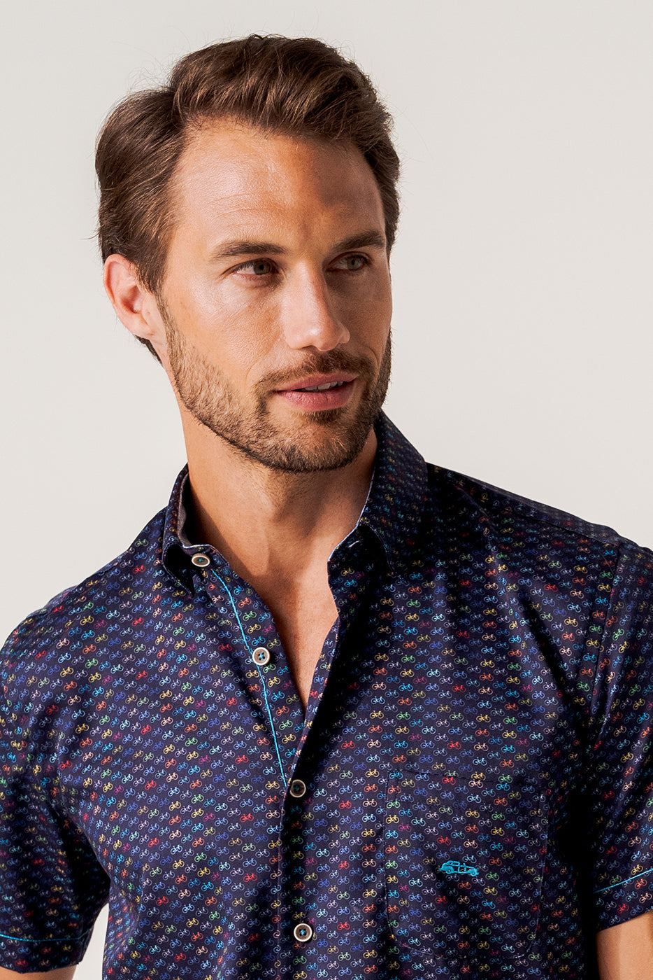 Camisa regular fit manga corta bicicletas