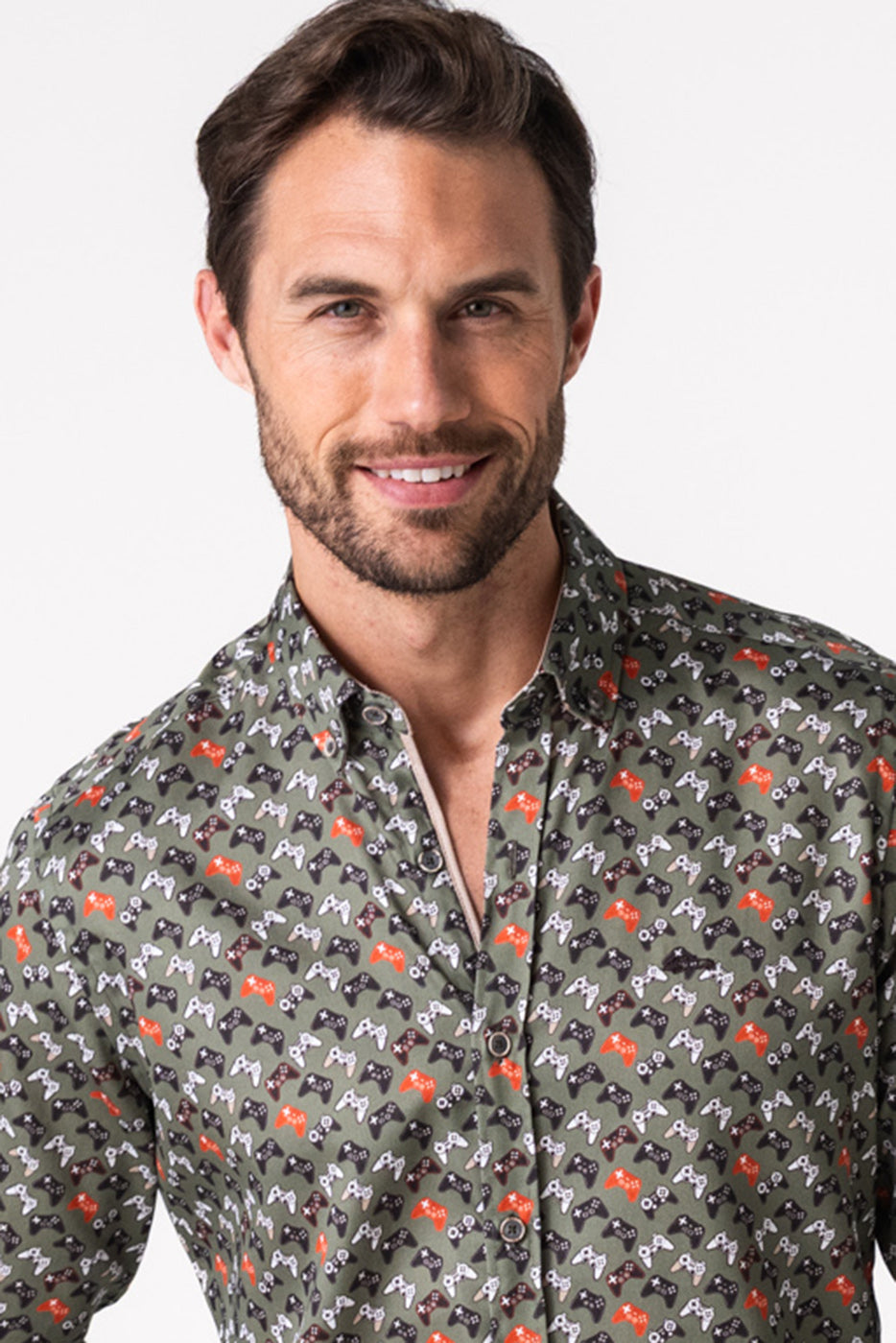 Camisa hombre estampado mandos play colores