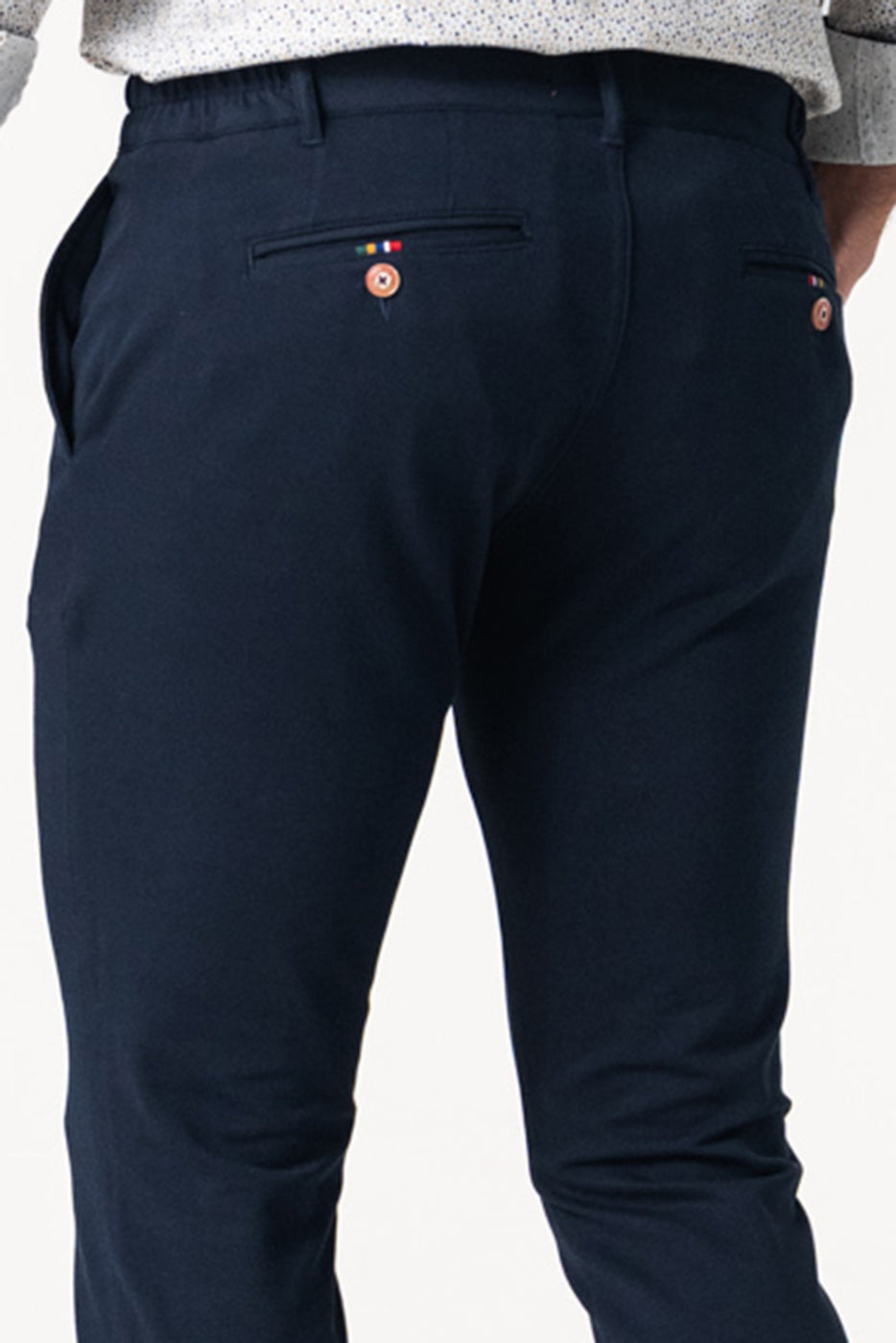 Pantalón chino elástico hombre marino