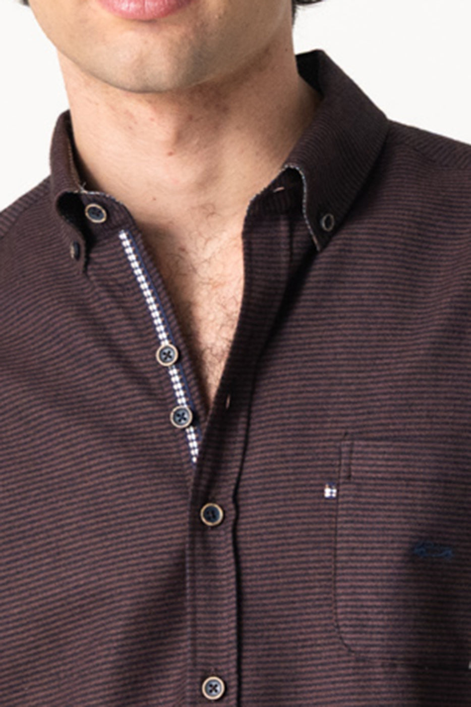 Camisa hombre con bolsillo marrón
