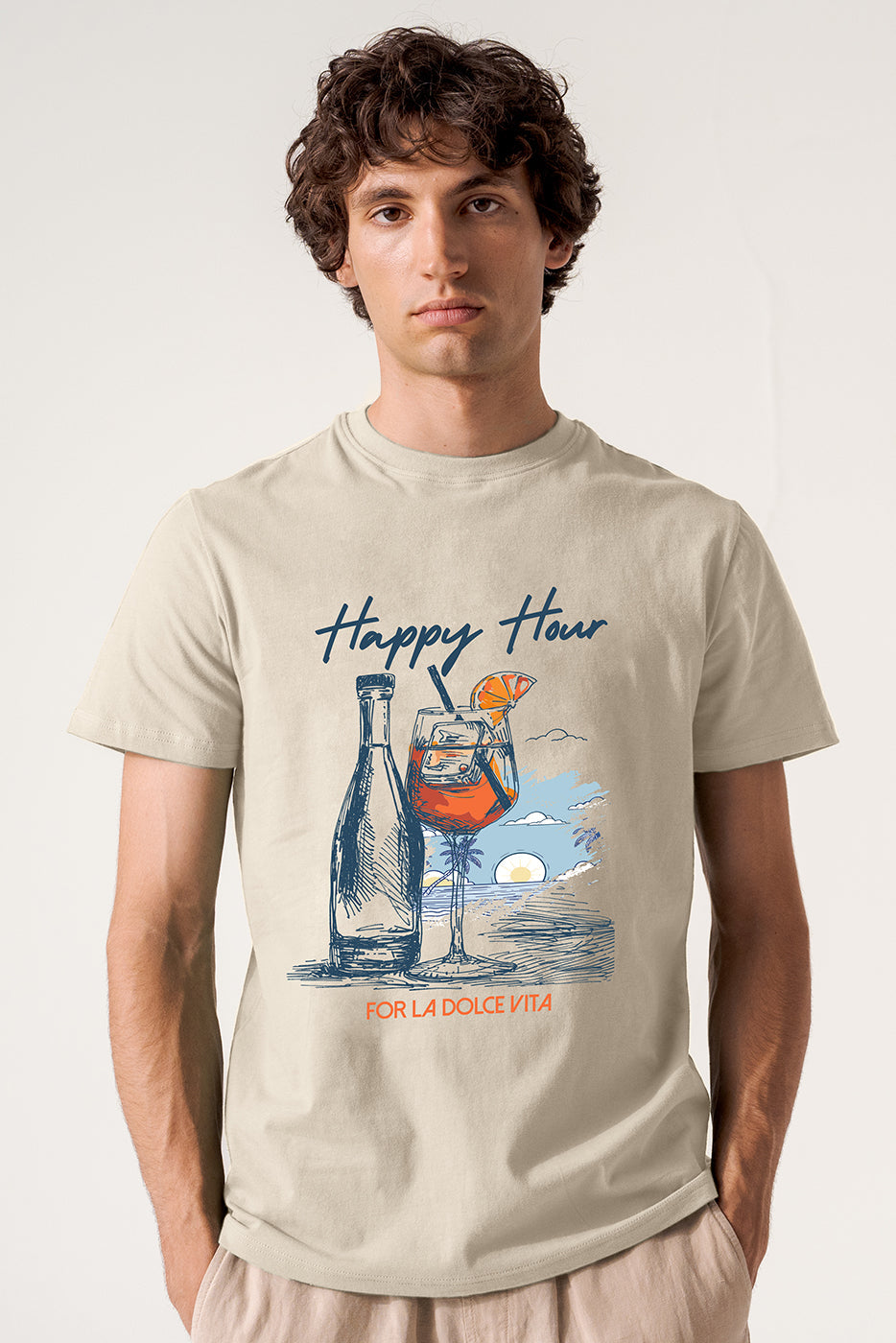 Camiseta hombre beige algodón estampado cóctel
