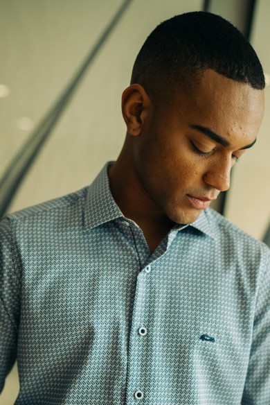 CAMISA HOMBRE ESTAMPADO GEOMÉTRICO