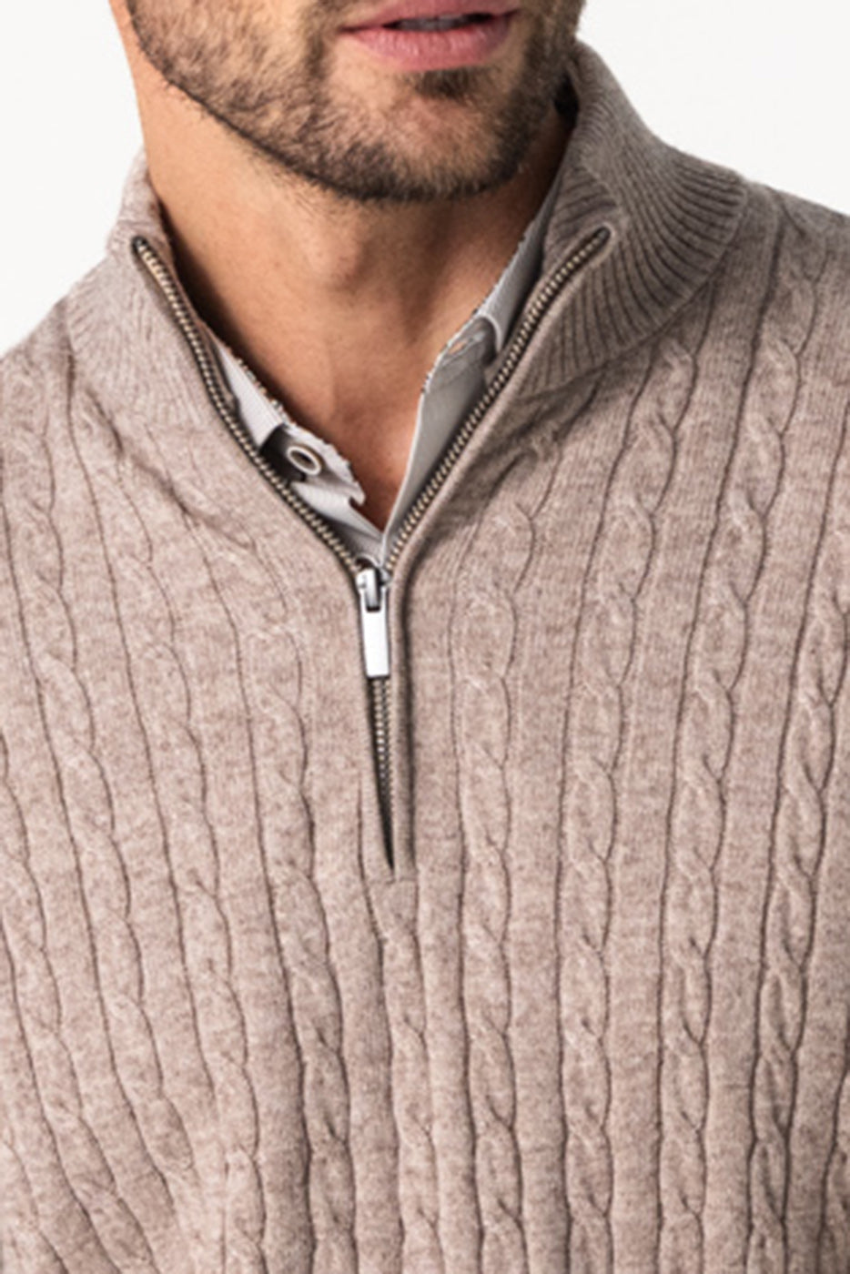 Jersey hombre cuello semicisne cremallera trenzado beige