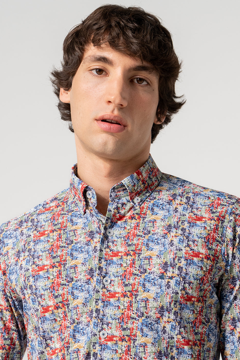 Camisa hombre estampado multicolor abstracto