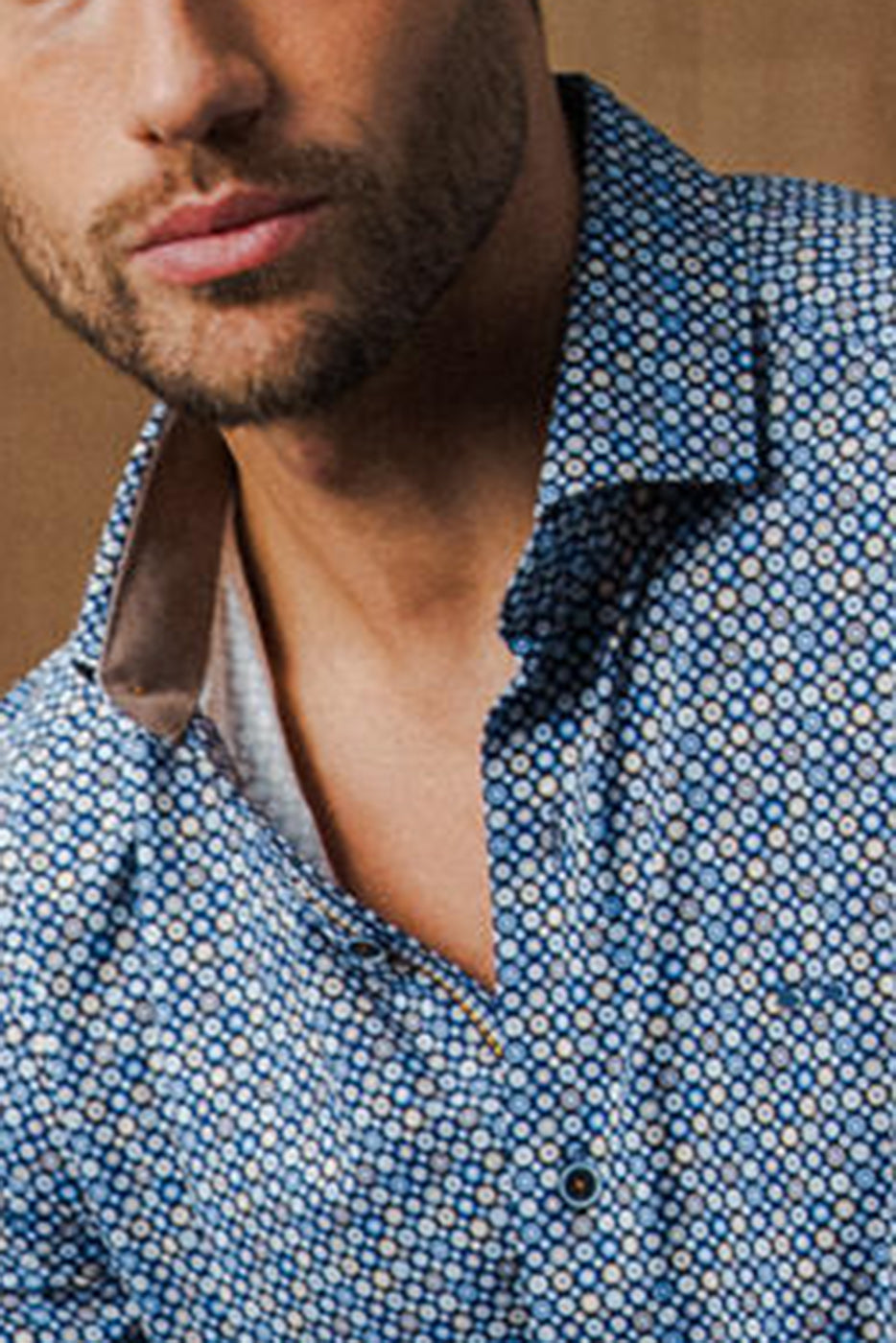 Camisa hombre estampado geométrico en tejido técnico