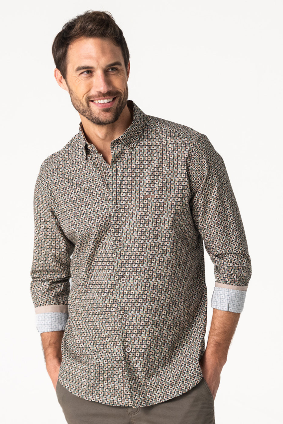 Camisa slim fit hombre estampado marrón