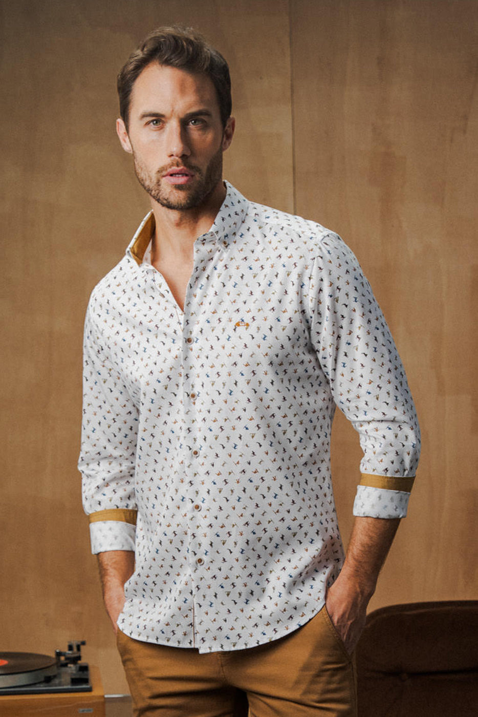 Camisa slim fit hombre estampado esquiadores multicolor