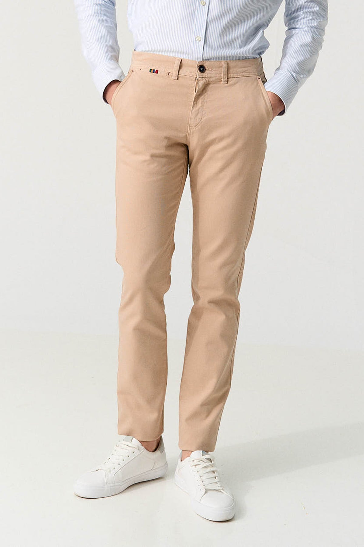 CHINO BEIGE SLIM FIT ESTRUCTURA ELÁSTICA