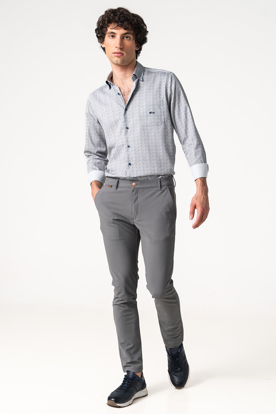 Pantalón chino elástico hombre gris