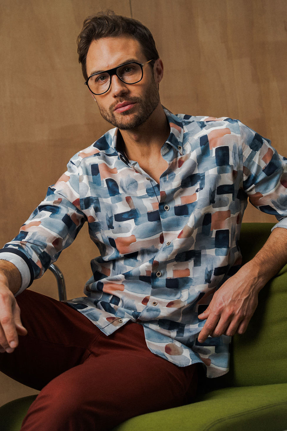 Camisa hombre slim fit estampado geométrico