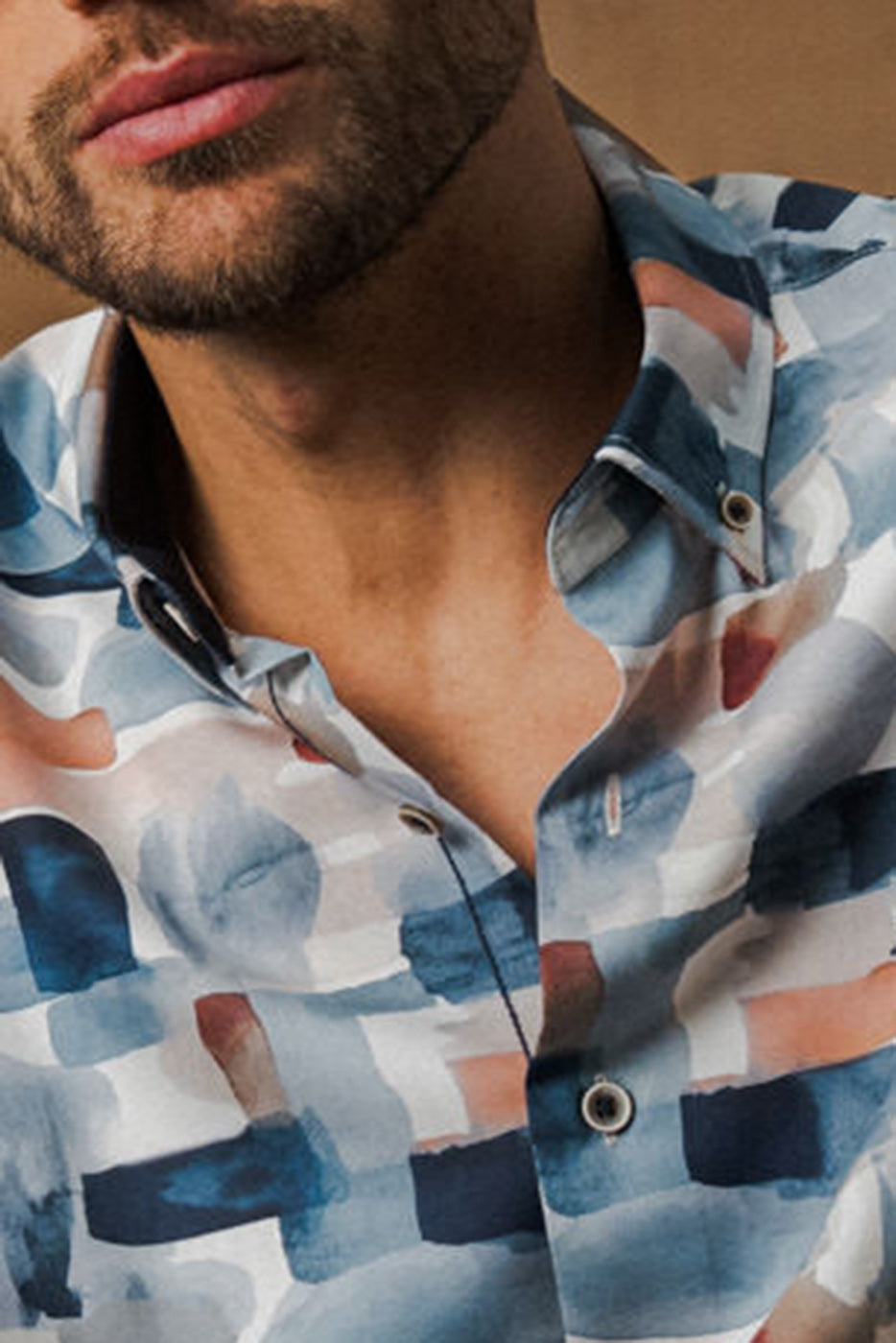 Camisa hombre slim fit estampado geométrico